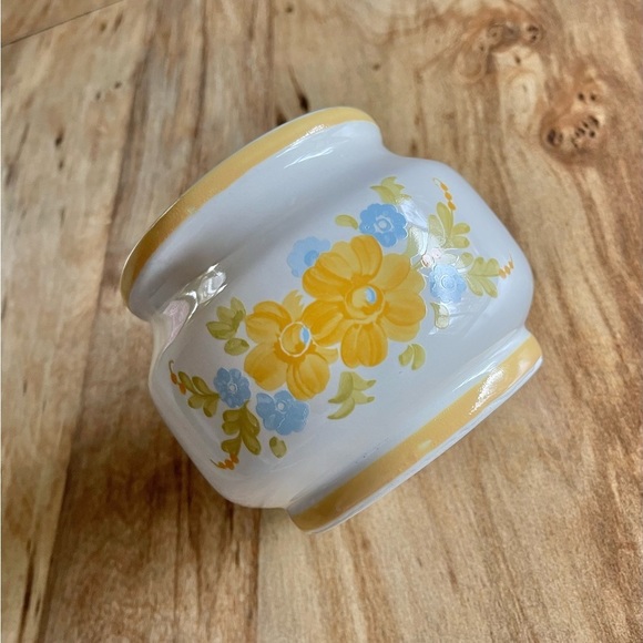 VINTAGE Planter - Picture 2 of 8